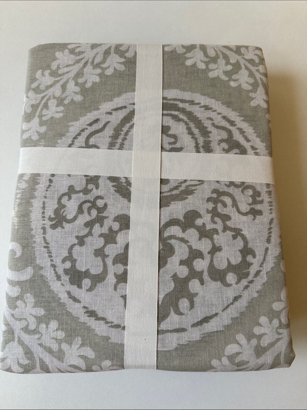 MEW Pottery Barn Lena Medallion Duvet Cover - Full / Queen 92” x 88”-Light green - Picture 3 of 7